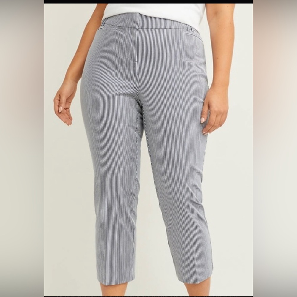 Lane Bryant blue & white pinstripe cropped pants, size 24 petite